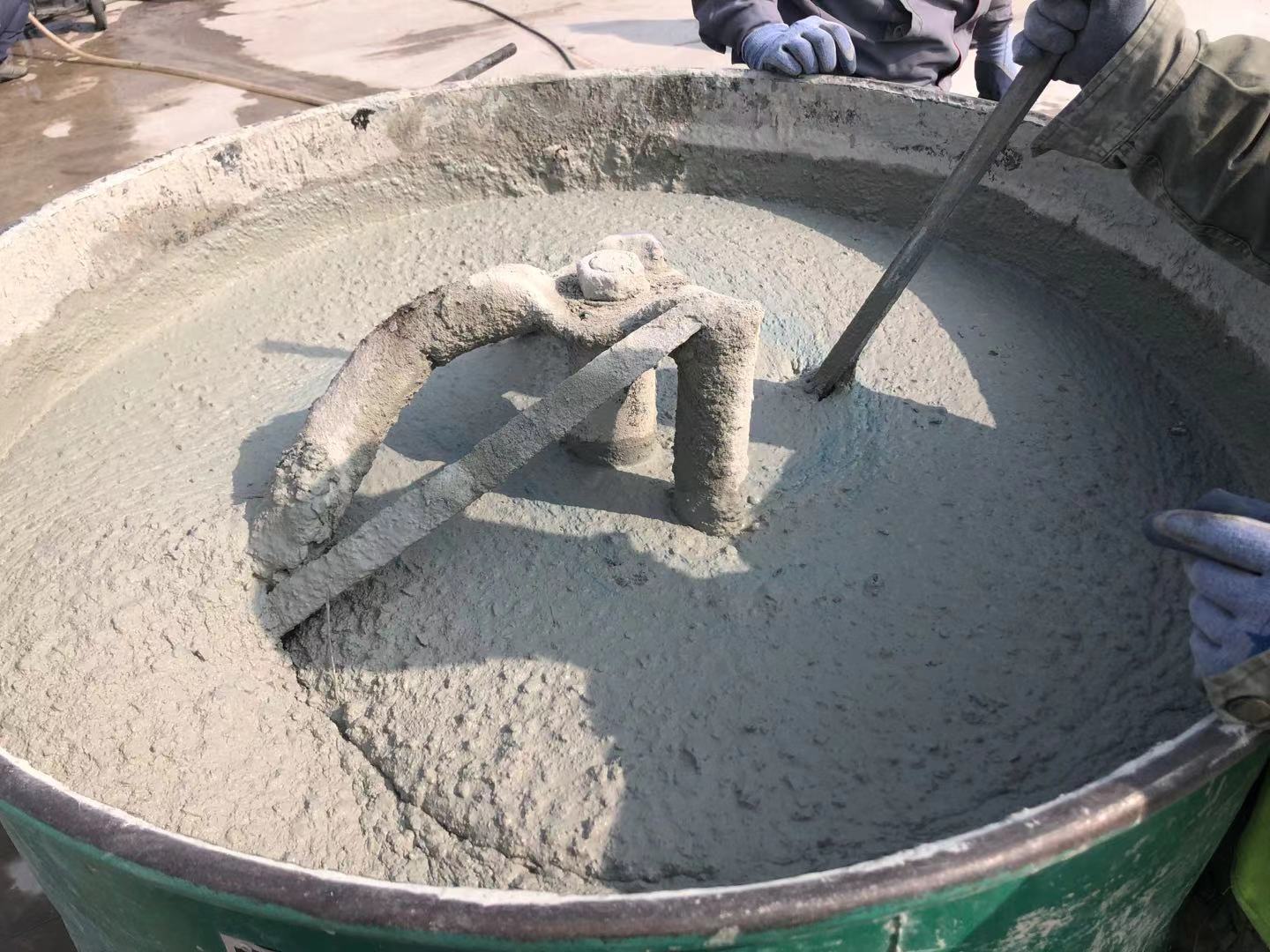 修补砂浆的施工方法二：搅拌材料